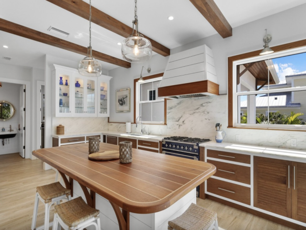Beachside Four Bedrooms Vacation Home in Anna Maria